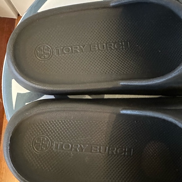 Tory Burch black rubber slides - Picture 3 of 4